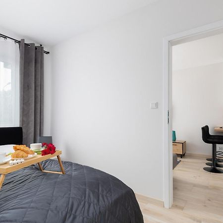 Sunny Apartments With Parking & Balcony Luzycka By Noclegi Renters Swinoujscie Bagian luar foto