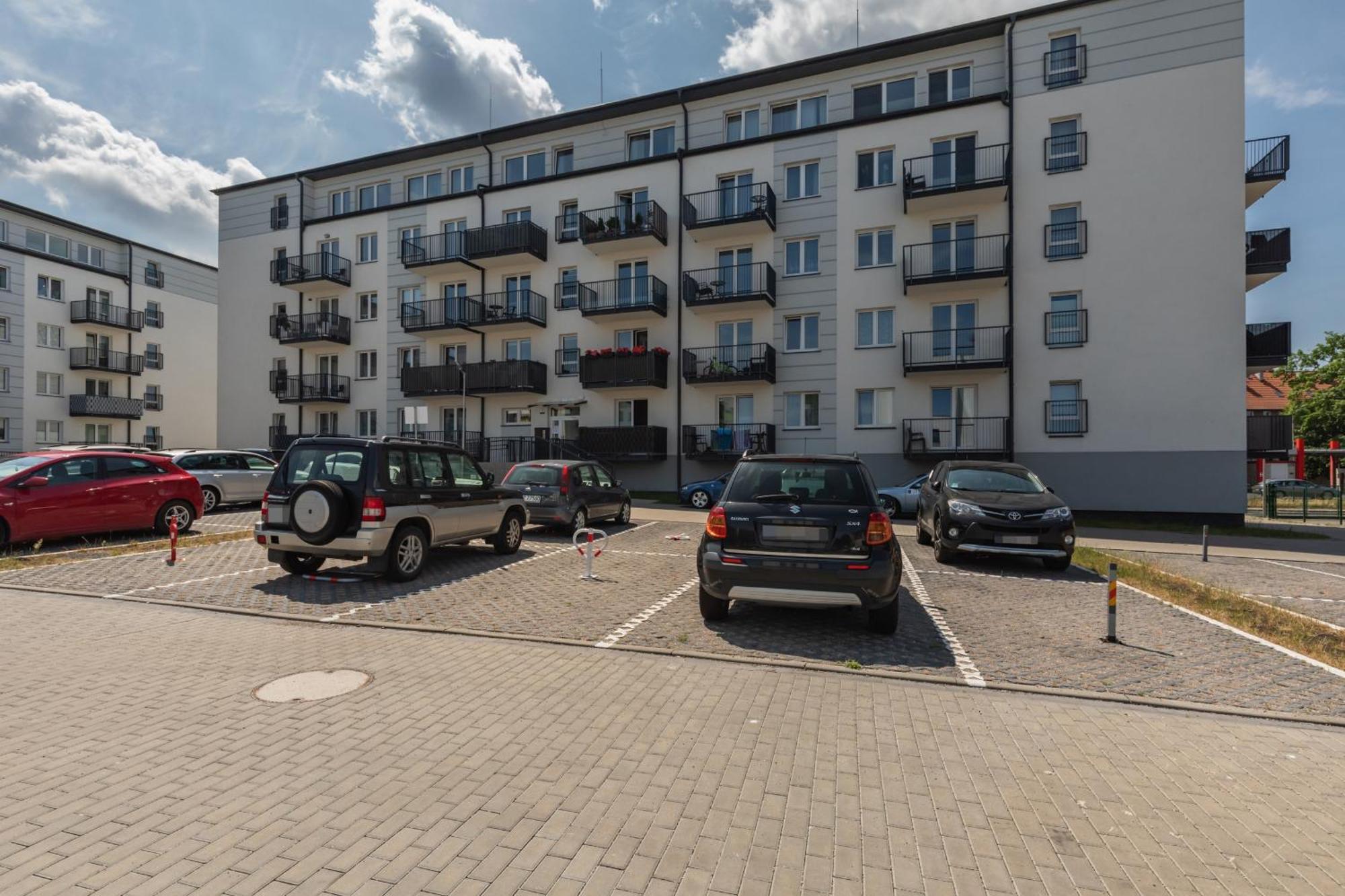 Sunny Apartments With Parking & Balcony Luzycka By Noclegi Renters Swinoujscie Bagian luar foto